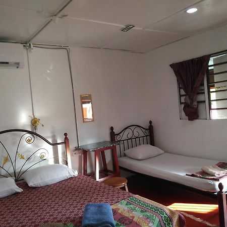 甘榜直落尼巴 Nazri Nipah Camp Pangkor酒店 客房 照片
