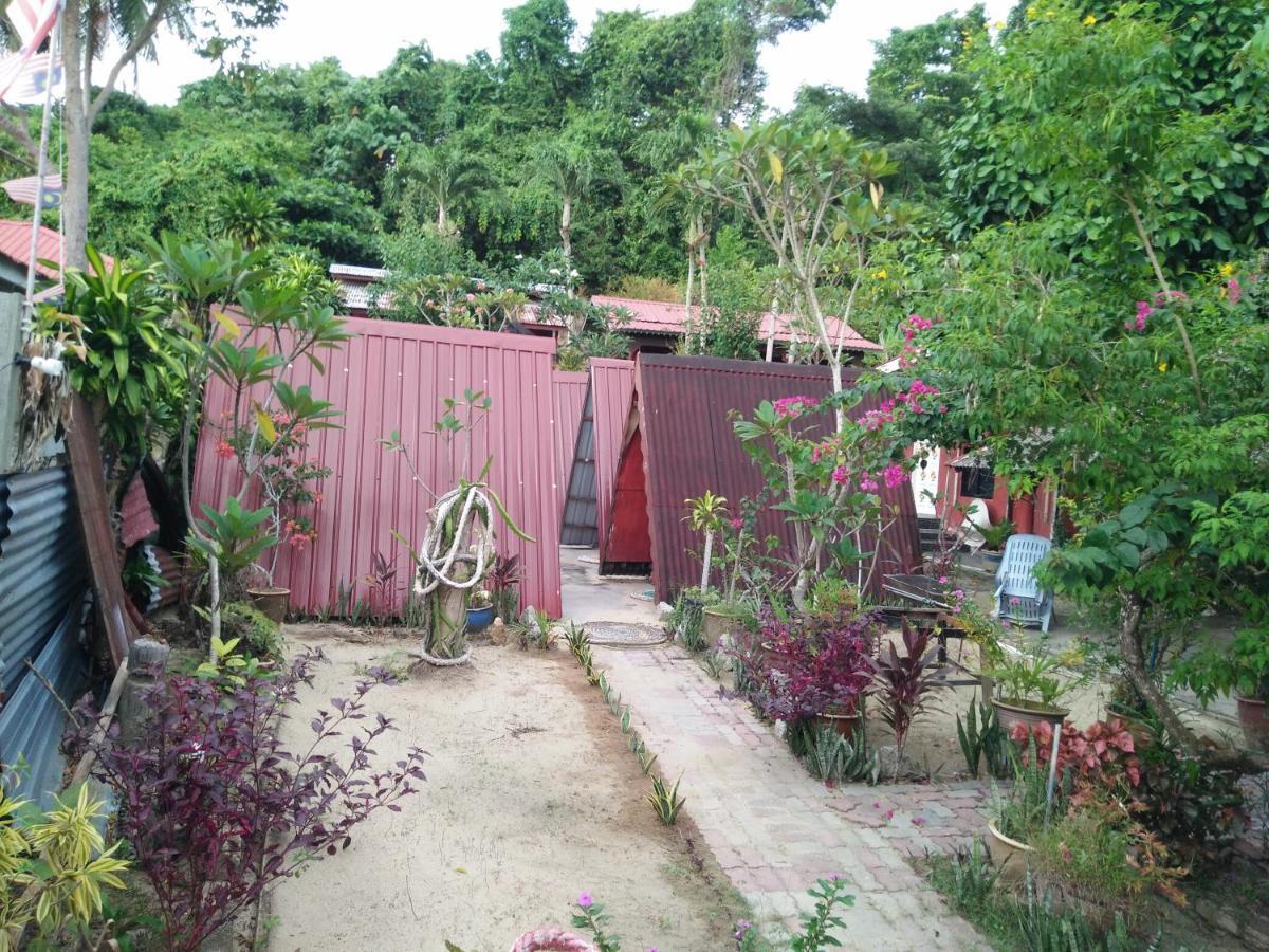 甘榜直落尼巴 Nazri Nipah Camp Pangkor酒店 外观 照片