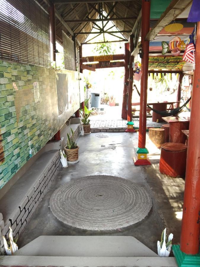 甘榜直落尼巴 Nazri Nipah Camp Pangkor酒店 外观 照片