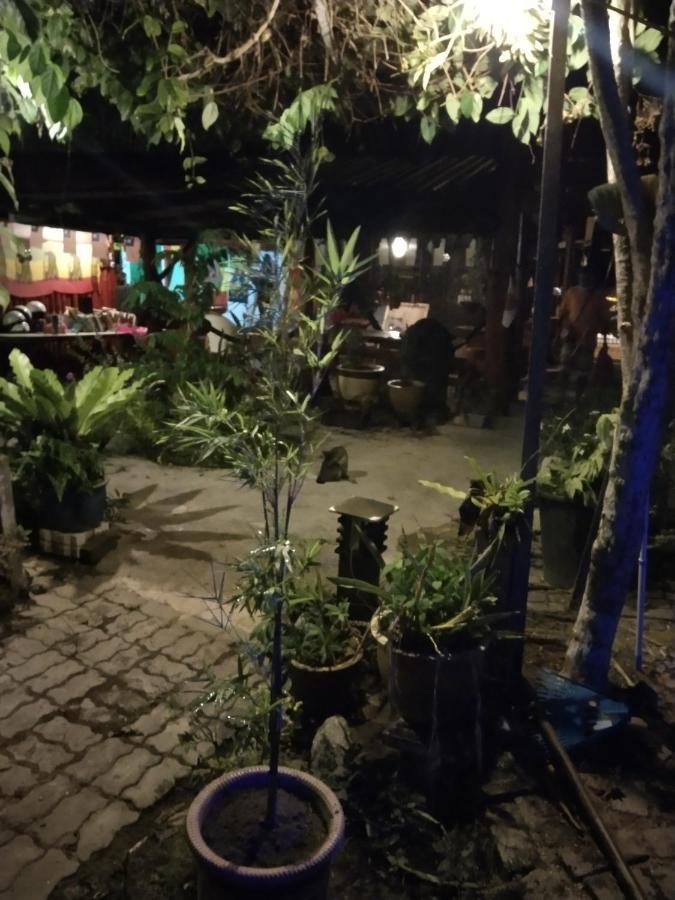 甘榜直落尼巴 Nazri Nipah Camp Pangkor酒店 外观 照片
