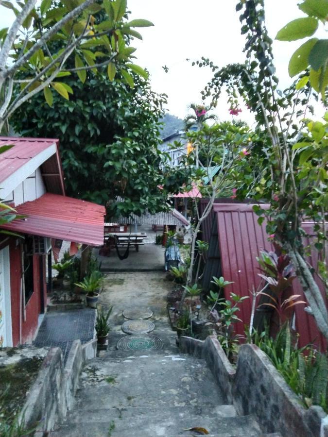 甘榜直落尼巴 Nazri Nipah Camp Pangkor酒店 外观 照片