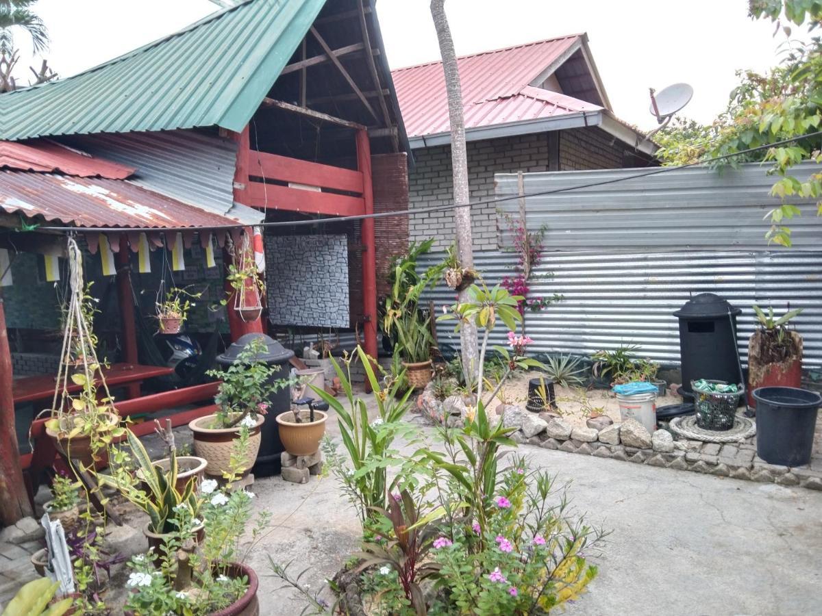 甘榜直落尼巴 Nazri Nipah Camp Pangkor酒店 外观 照片
