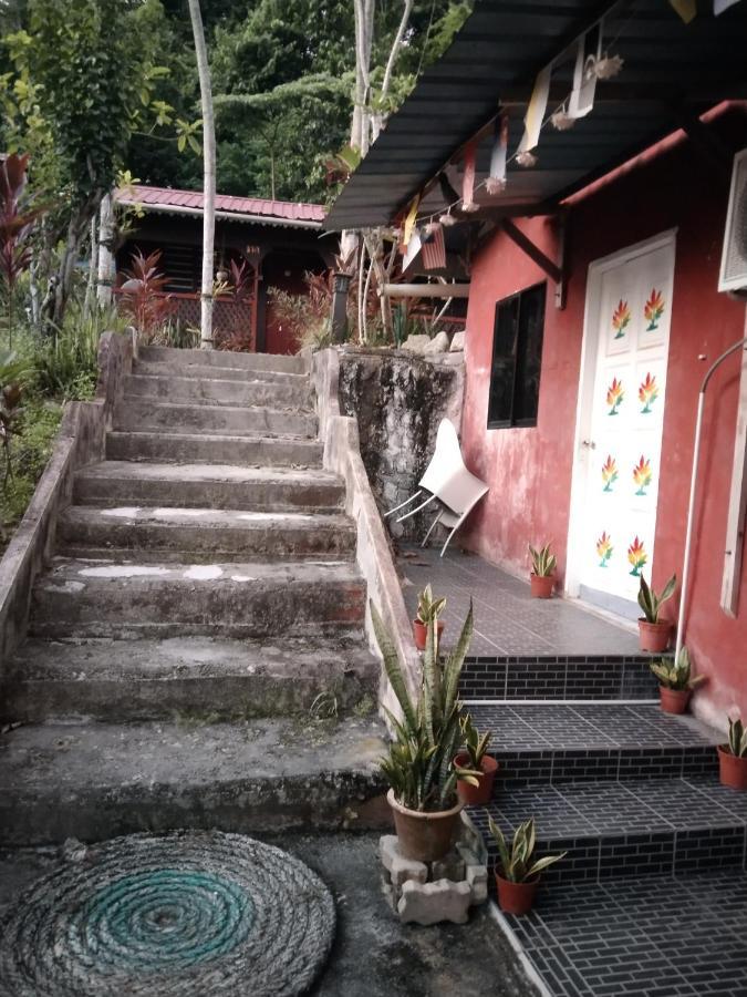 甘榜直落尼巴 Nazri Nipah Camp Pangkor酒店 外观 照片