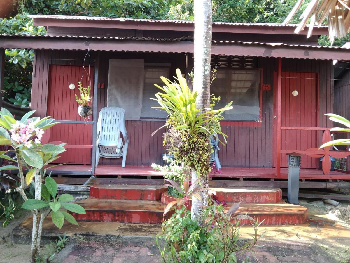 甘榜直落尼巴 Nazri Nipah Camp Pangkor酒店 外观 照片