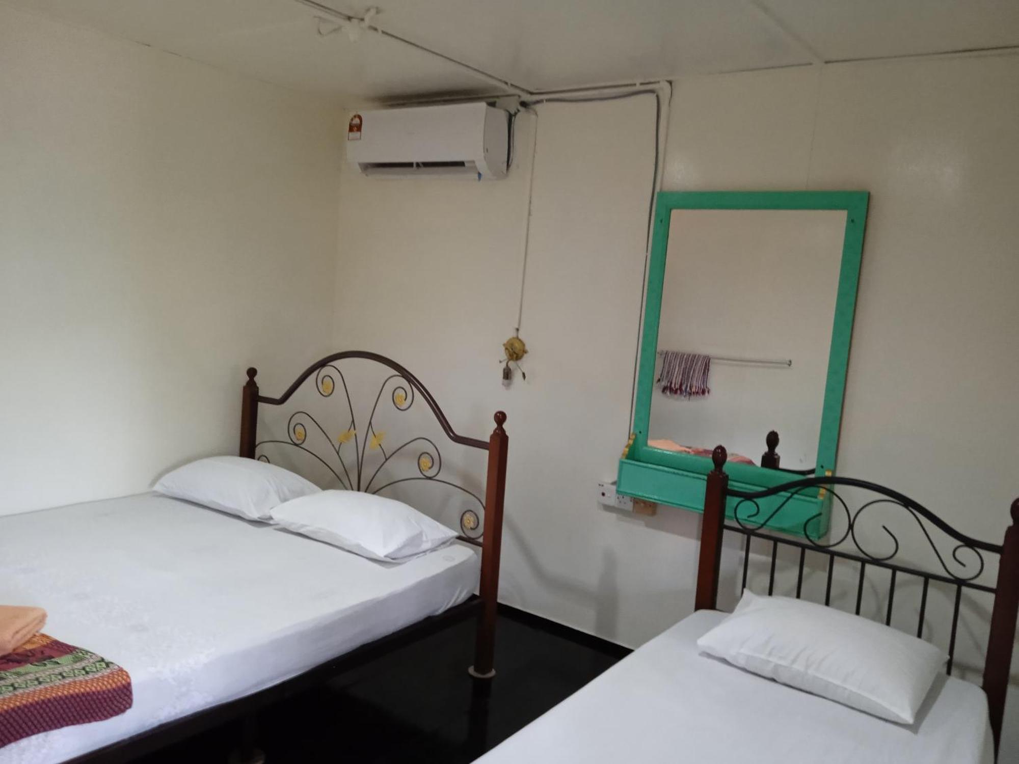 甘榜直落尼巴 Nazri Nipah Camp Pangkor酒店 客房 照片